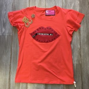 Lips Casual Tee with Ruffles